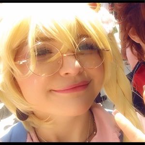 Meet your Posher, Scarlet